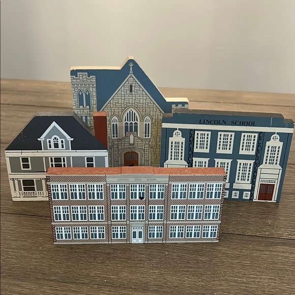 The Cat’s Meow vintage buildings four decorative pieces 1988 1996 2000 (K) - Picture 1 of 13